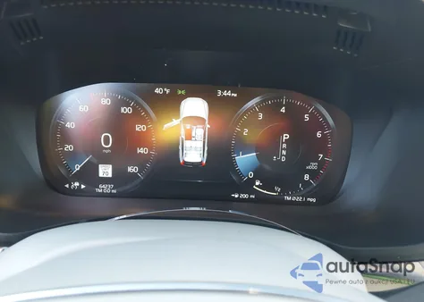 2019 Volvo Xc60 T5 Momentum z USA, uszkodzony, nr VIN LYV102RK1KB350585